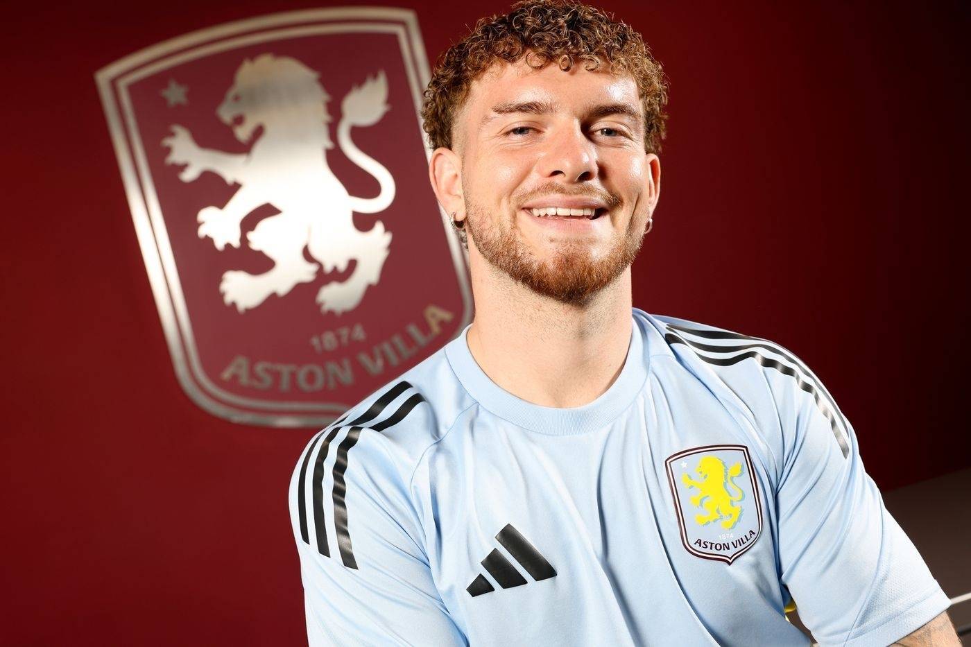 TA:埃利奥特有回购条款,直到伊萨克确定加盟利物浦才放人