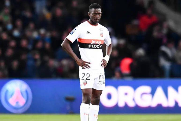 适合上海申花!法甲级射手接近中超,身价2千万元,有望登陆豪门